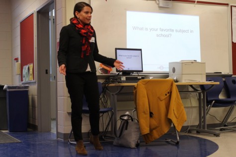 Sara Rafalson speaks to TWIST members about her experience working in the solar industry and gives members advice for the near future. On Jan. 20 during 8th period, Rafalson presented her advice to Jefferson students in the Einstein commons.