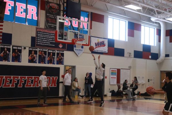 Knockout representatives on race to shoot their basketball into the hoop. “I really [enjoyed] watching knockout,” 2028 Class Council historian Cora Struebing said. “It was [a lot of] fun to see everyone [participating].”